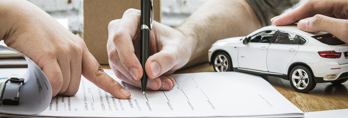 Co powinna zawierać umowa kupna-sprzedaży samochodu?